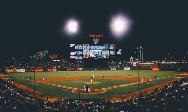 海星体育官网|魔性笑容传承绿茵，新生代锋霸神韵直指传奇亨利